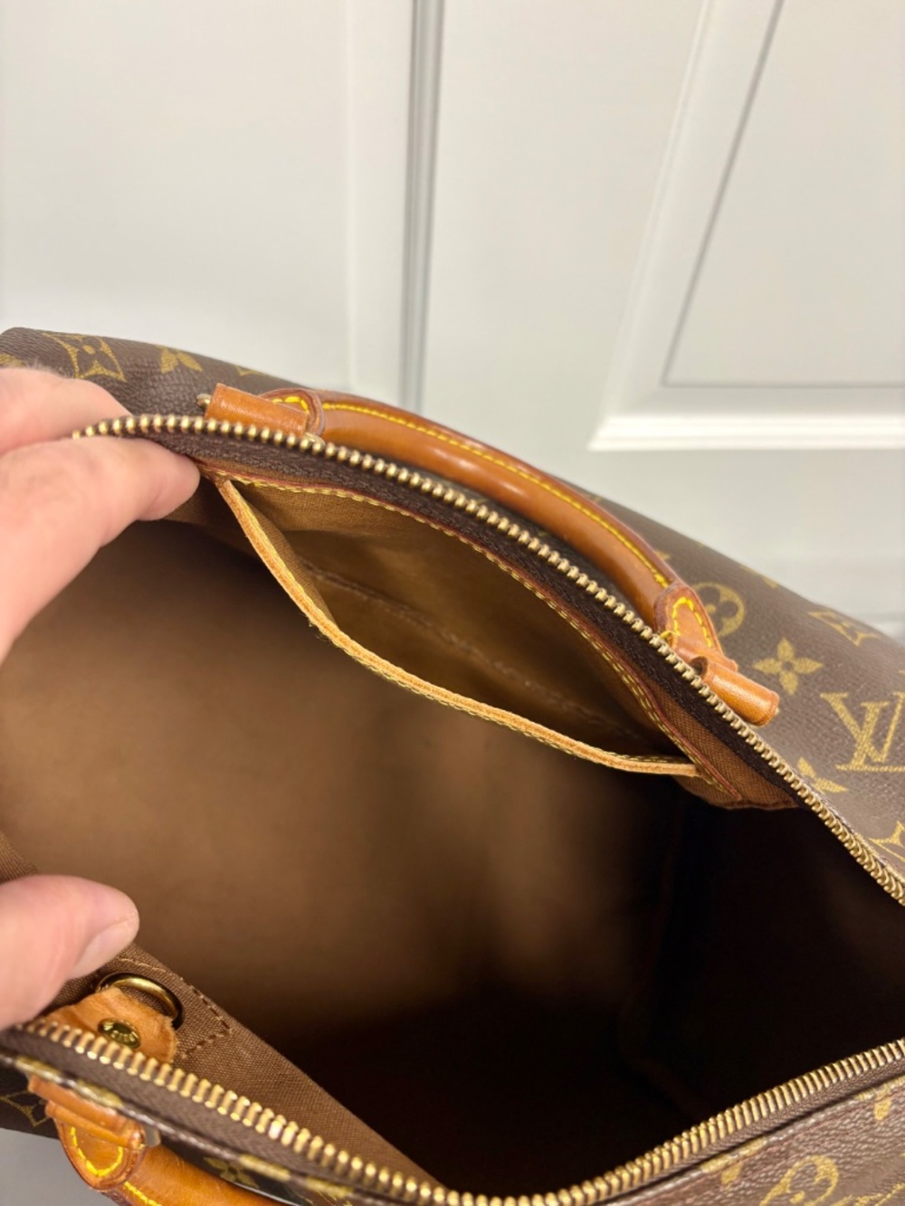 Louis Vuitton Monogram Speedy 30 Handbag - Picture 13 of 14